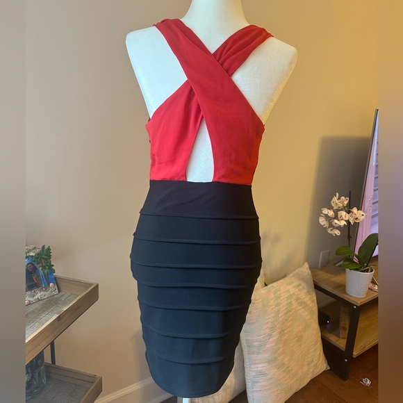 Bodycon deep v dress - Picture 3 of 4